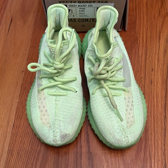 Neon sneakers - Picture 3 of 6